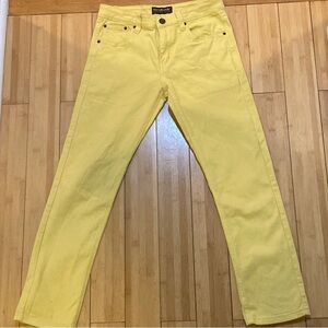 Victorious Men's Bright Yellow Straight Jeans